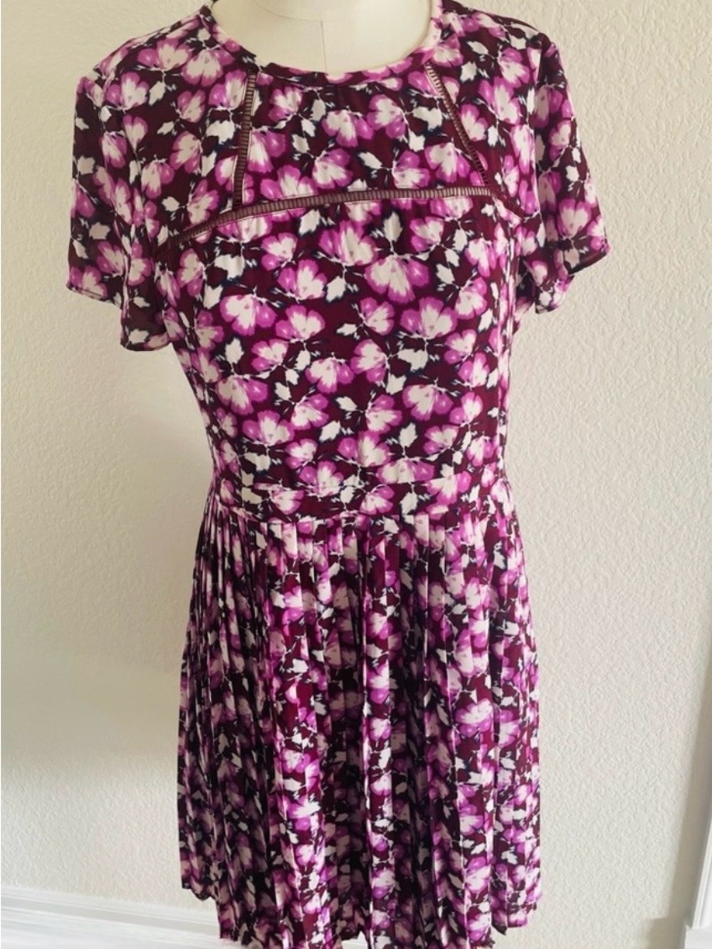 Banana Republic Purple Floral Short Sleeve Pleated Dress